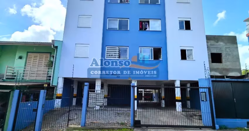 Apartamento impecável com 02 quartos e vista eterna para praça