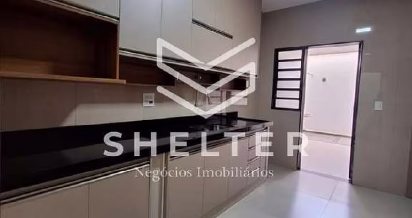 Apto térreo com quintal totalmente reformado à venda no Jardim Irajá em Ribeirão Preto