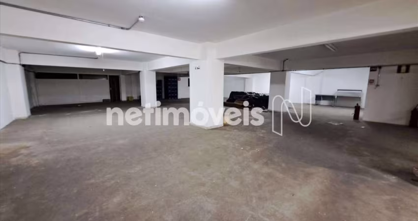 Loja ampla para alugar no bairro Santo Antônio com 750 m² de área útil disponível