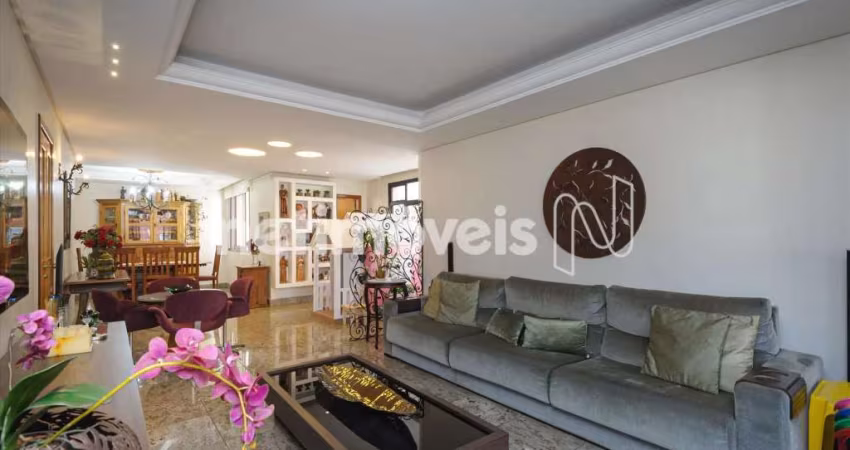 Apartamento à venda no bairro Serra com 210 m² e 4 dormitórios/quartos disponíveis.
