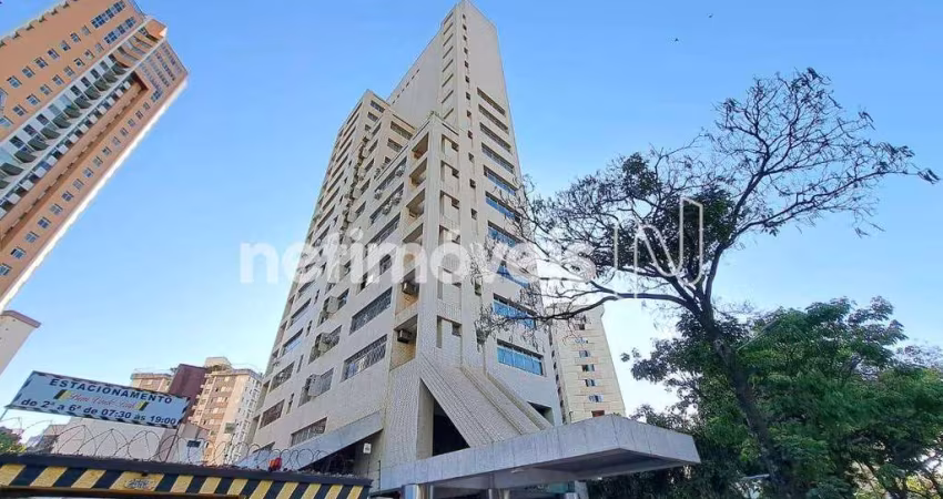 Escritório para Alugar no Bairro Savassi com Área de 31m² - Oportunidade Imperdível!