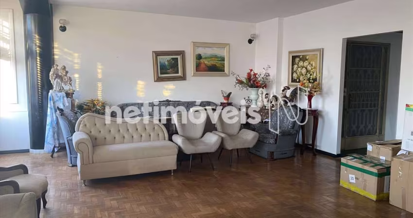 Apartamento à venda no Centro com 310 m² e 3 dormitórios/quartos disponíveis.