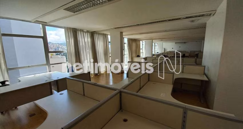 Loja para Alugar no Centro com 700 m² de Área Útil disponível para Negócios