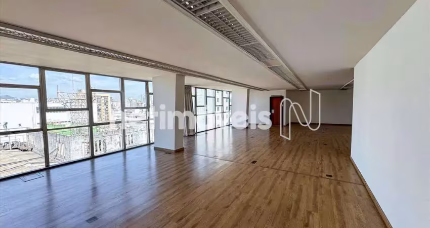 Loja para Alugar no Centro com 700 m² de Área em Localização Estratégica