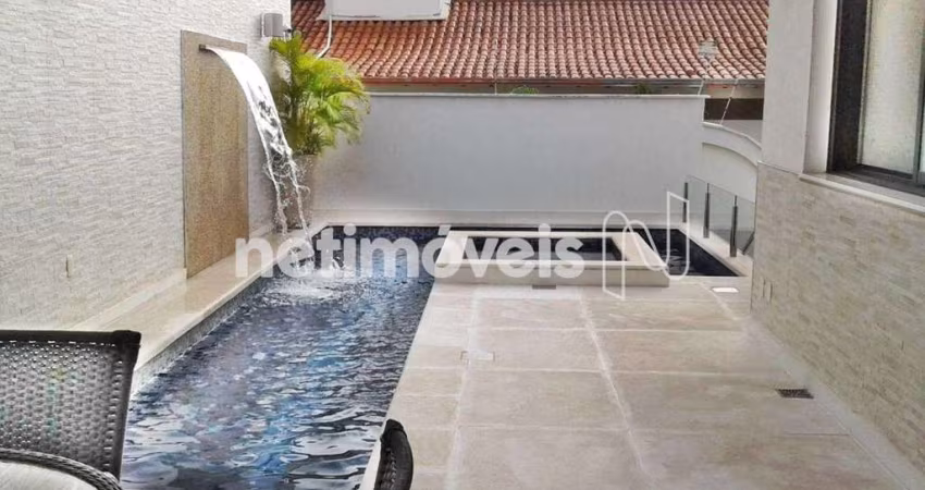 Casa residencial à venda no bairro Santa Lúcia com 5 dormitórios e 450 m² de área útil.