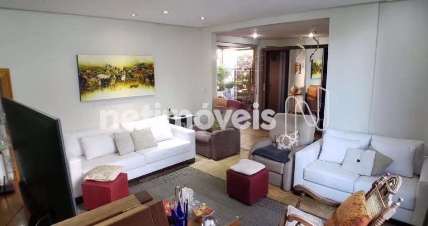 Cobertura à venda no bairro Santo Antônio com 330m² e 3 dormitórios/quartos.