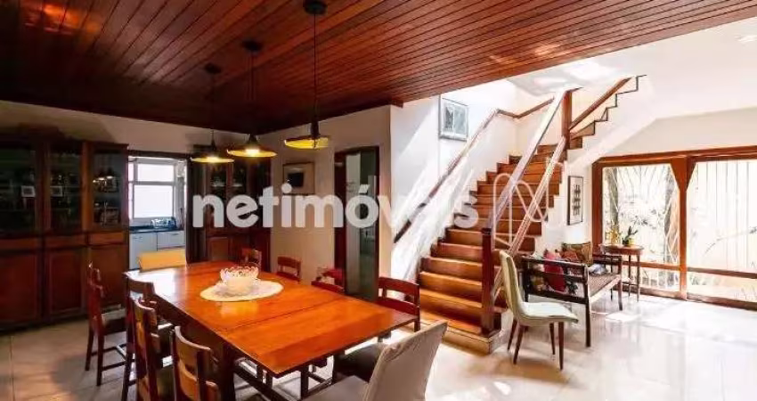 Casa residencial à venda no bairro Serra com 338 m² e 4 dormitórios/quartos disponíveis