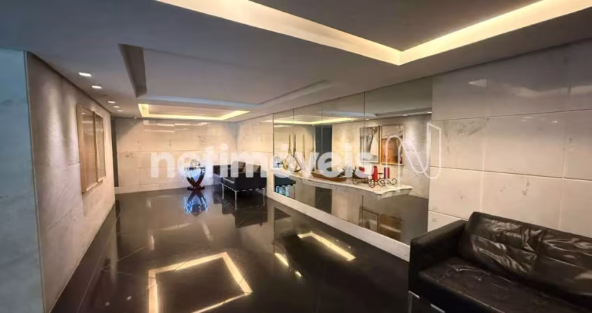 Apartamento à venda no bairro Lourdes com 110 m² e 3 dormitórios/quartos disponíveis.