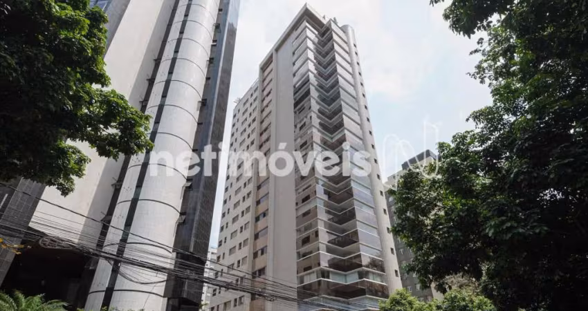 Apartamento à venda no bairro Funcionários com 4 dormitórios/quartos e 252 m².