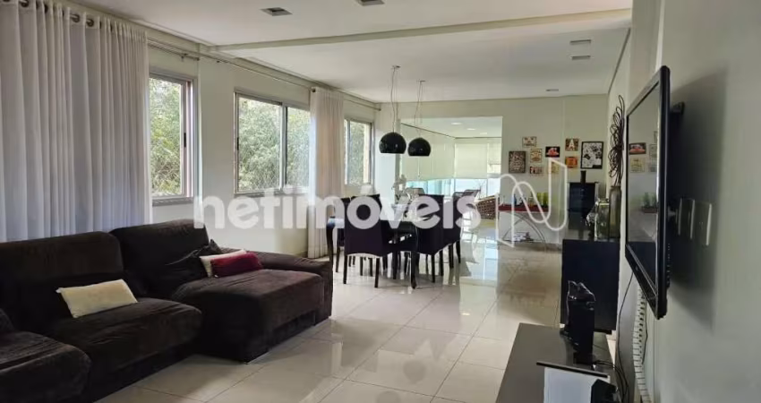 Apartamento à venda no Sion com 4 dormitórios e 165 m² de área útil.