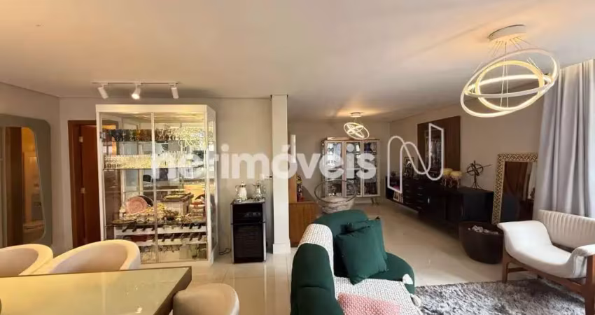 Apartamento cobertura à venda no bairro Santo Antônio com 340 m² e 4 quartos.