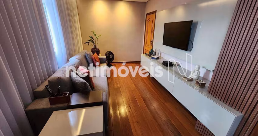 Apartamento à venda no bairro Sagrada Família com 3 dormitórios e 95 m² de área útil