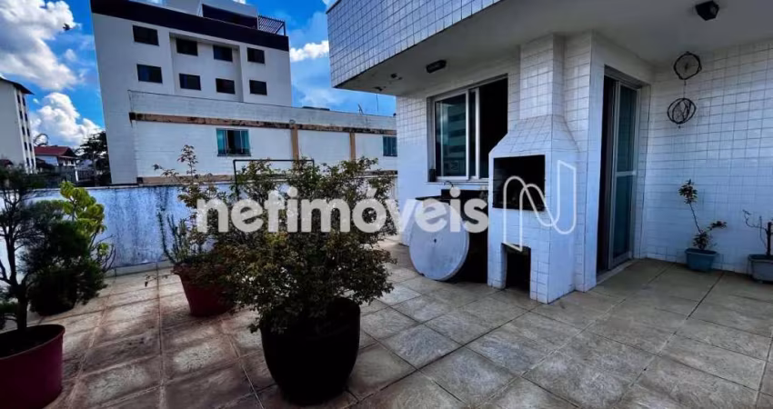 Cobertura à venda no bairro Sagrada Família com 180 m² e 4 dormitórios/quartos.