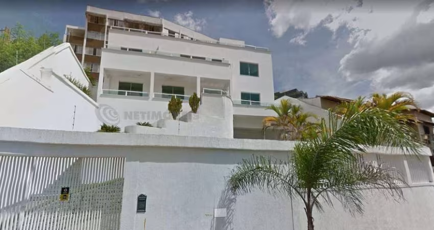 Casa residencial à venda no bairro Santa Lúcia com 600 m² e 3 dormitórios/quartos.