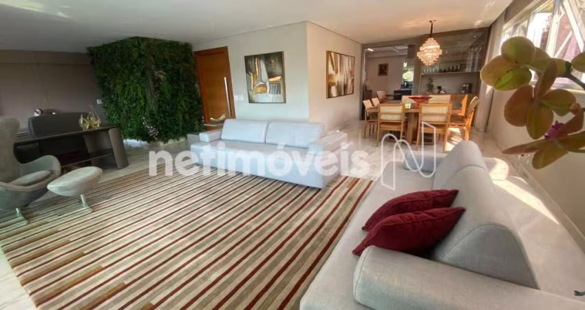 Apartamento à venda em Santa Lúcia com 228 m² e 4 dormitórios/quartos disponíveis.