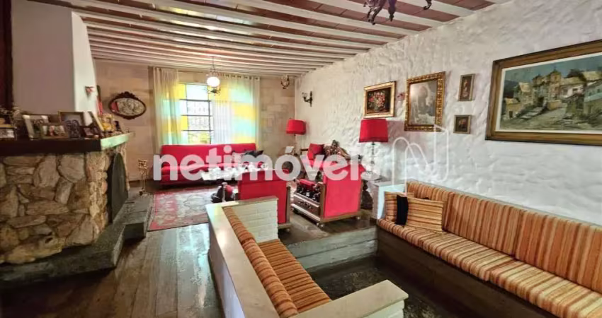 Casa residencial à venda no bairro Belvedere com 350 m² e 4 dormitórios/quartos.