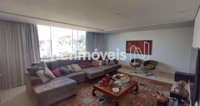 Apartamento à venda no bairro Cruzeiro com 154 m² e 3 dormitórios/quartos disponíveis.