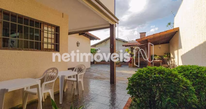 Casa residencial à venda no bairro Belvedere com 5 dormitórios/quartos e 570 m².