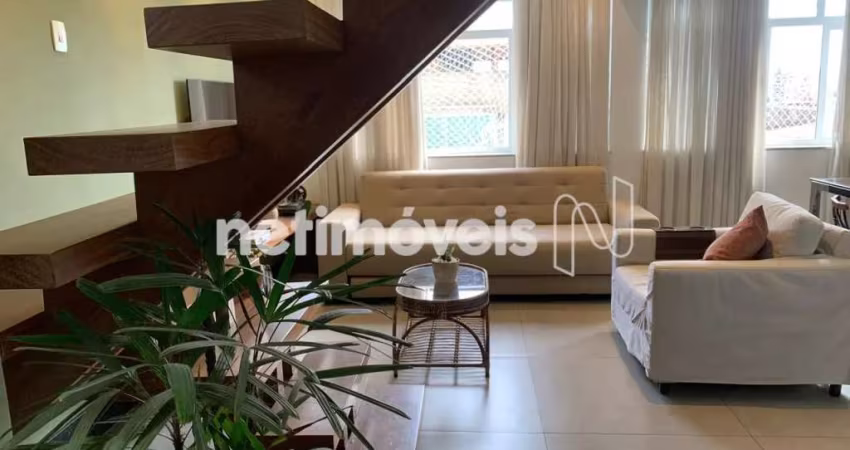 Cobertura à venda com 4 dormitórios no bairro Cruzeiro, 220 m² de área útil.