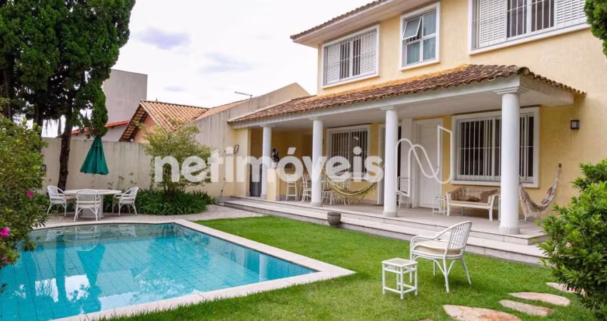 Casa residencial à venda no bairro Belvedere com 320 m² e 3 dormitórios/quartos.