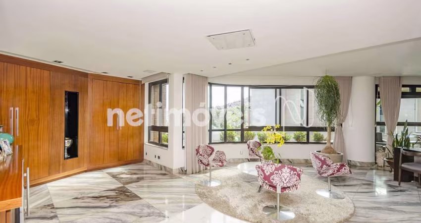 Apartamento à venda na Serra: 4 dormitórios e 280 m² de área útil disponível.
