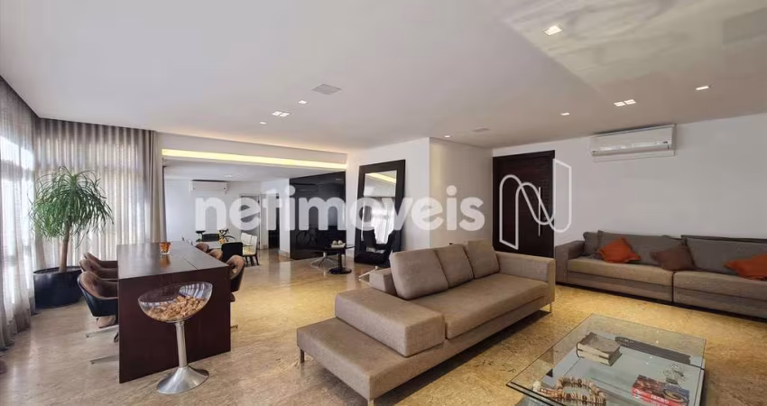 Apartamento à venda em Lourdes com 240m² e 4 dormitórios/quartos disponíveis.
