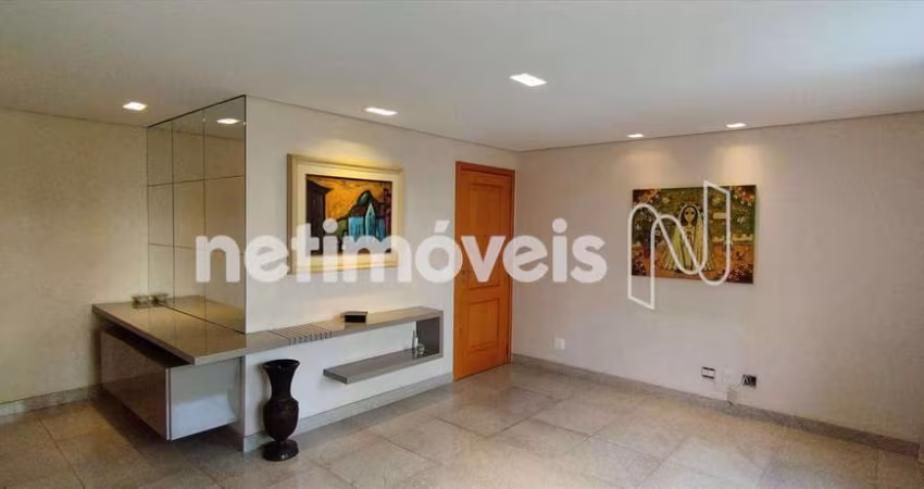 Apartamento à venda no bairro Funcionários com 131 m² e 4 dormitórios/quartos.