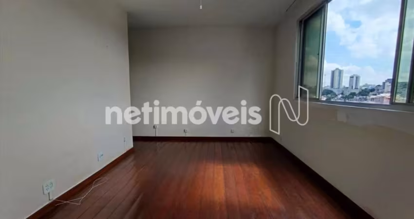 Apartamento à venda no bairro Sagrada Família com 78 m² e 3 dormitórios/quartos.