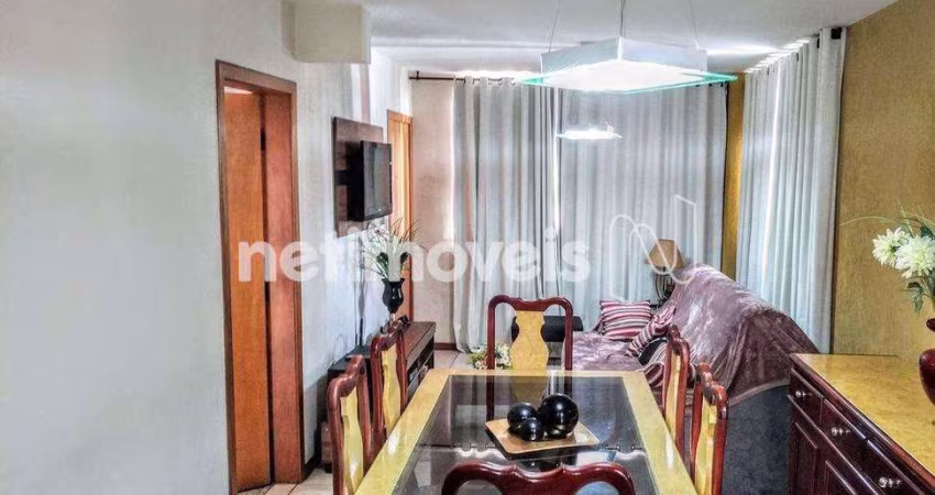 Apartamento cobertura à venda no bairro Sagrada Família com 132 m² e 3 dormitórios.