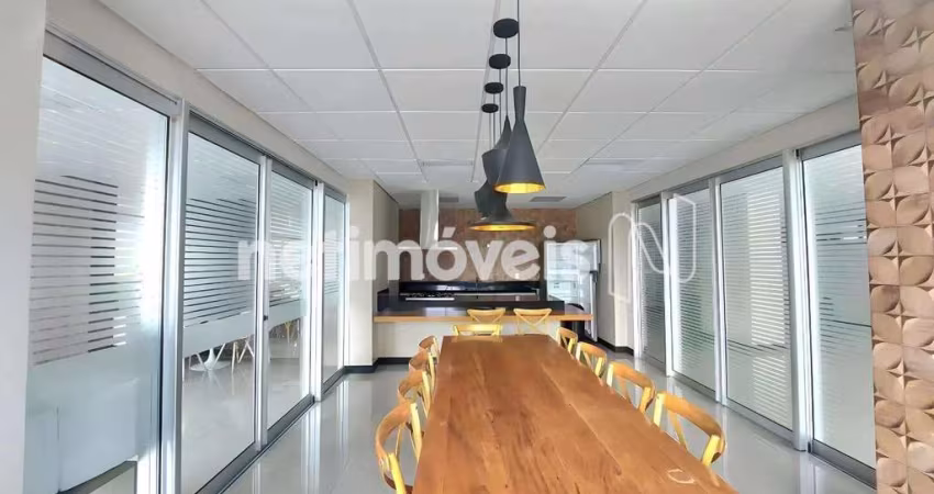 Apartamento à venda no bairro Sagrada Família com 83 m² e 3 dormitórios/quartos.