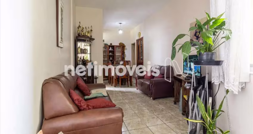 Apartamento à venda no Centro com 60m² e 2 dormitórios/quartos disponíveis.