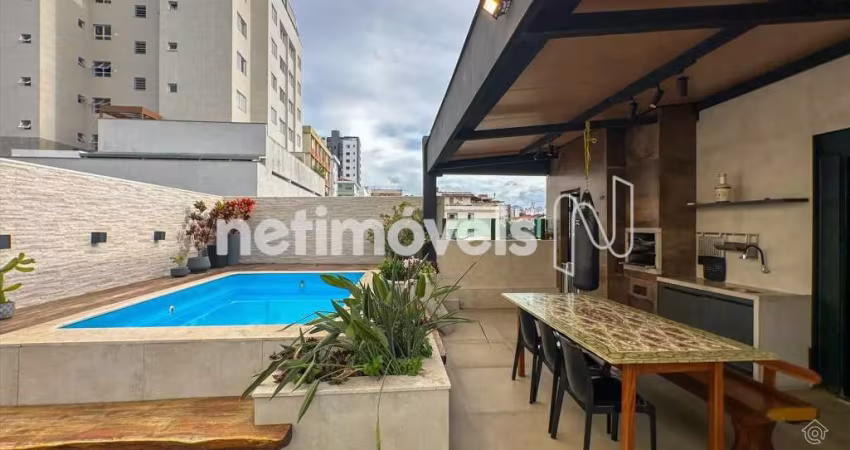 Cobertura à venda no bairro Prado com 200 m² e 3 dormitórios/quartos disponíveis