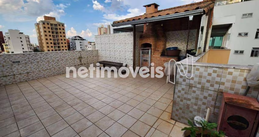 Cobertura à venda no bairro Sagrada Família com 195 m² e 4 dormitórios/quartos