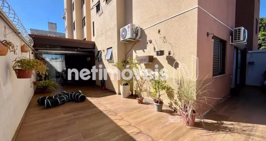 Apartamento à venda no bairro Sagrada Família: 2 dormitórios e 131 m² de área útil.