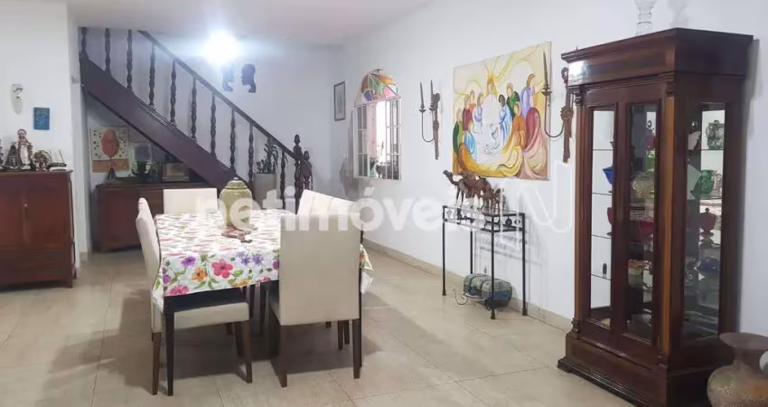 Cobertura à venda no bairro Sion, 265 m², 3 dormitórios/quartos disponíveis.