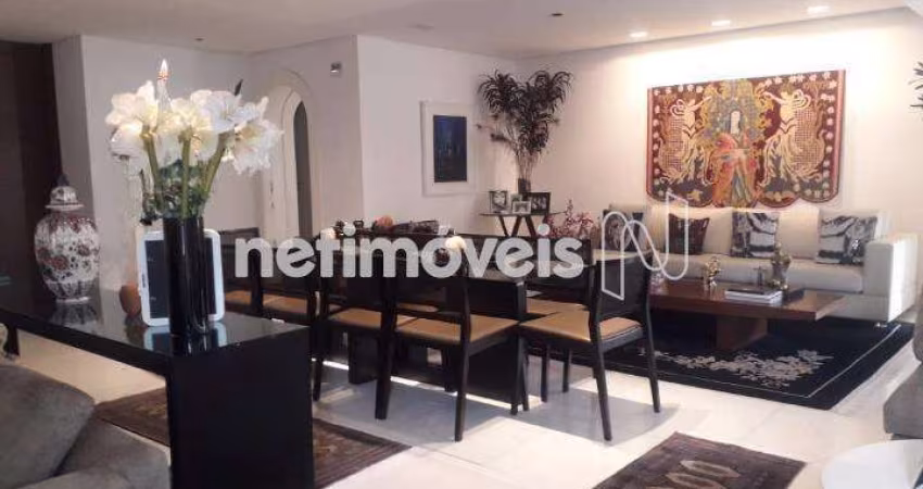 Apartamento à venda no bairro Lourdes, 260 m² e 4 dormitórios/quartos disponíveis.