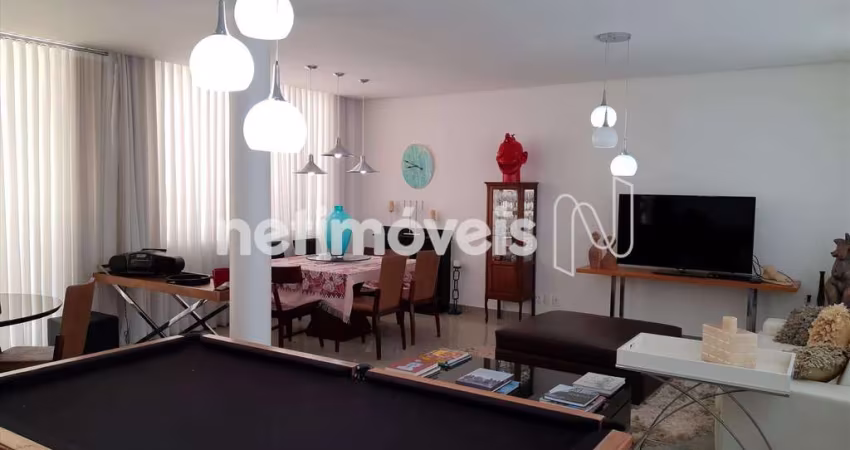 Casa residencial à venda no bairro Buritis com 456 m² e 4 dormitórios/quartos.