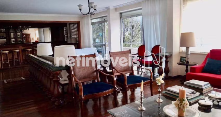Apartamento à Venda em Santa Lúcia com 260 m² e 4 dormitórios/quartos disponíveis