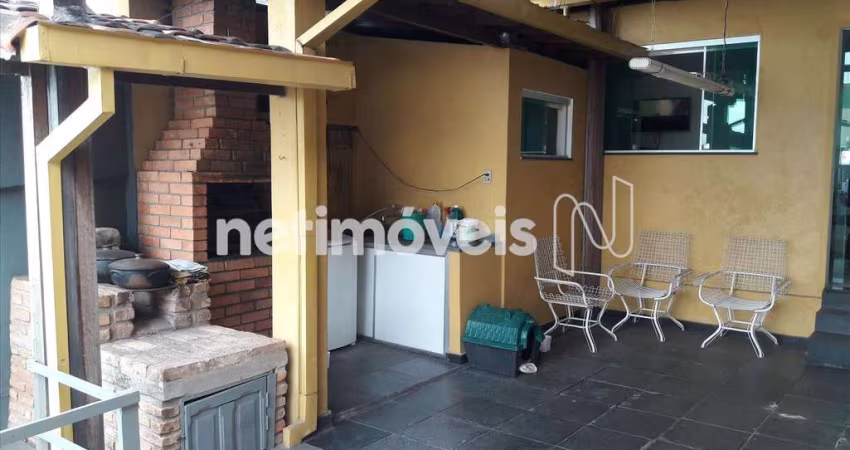 Casa residencial à venda, 242 m² no bairro Sagrada Família com 3 quartos.