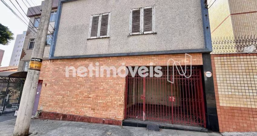 Casa residencial à venda no bairro Prado com 310 m² e 6 dormitórios/quartos.