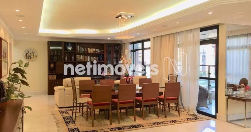 Apartamento à venda no bairro Savassi com 260m² e 4 dormitórios/quartos disponíveis.