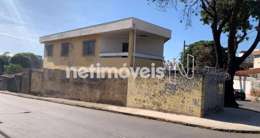 Casa residencial à venda no bairro Nova Suíssa com área de 342 m² e 4 quartos