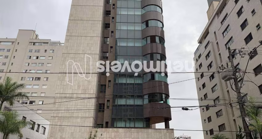 Apartamento à venda no bairro Savassi com 4 dormitórios e 254 m² de área útil.