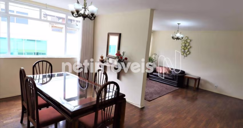 Apartamento à venda no Centro com 180m² e 4 dormitórios/quartos disponíveis.