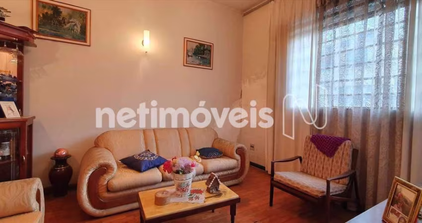 Casa residencial à venda no bairro Padre Eustáquio com 500 m² e 3 quartos.