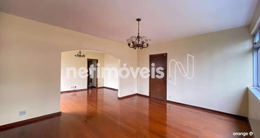 Apartamento para Aluguel no bairro Santo Agostinho com 205 m² e 4 dormitórios/quartos.
