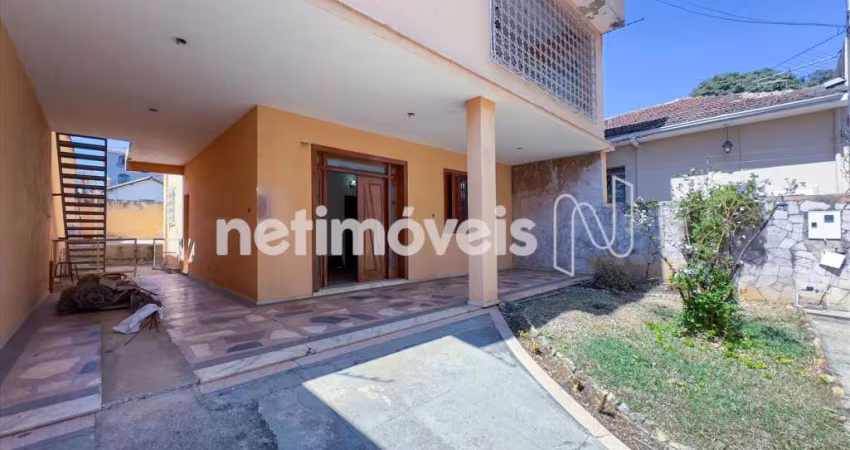 Casa residencial à venda no bairro Prado com 300 m² e 4 dormitórios/quartos disponíveis.