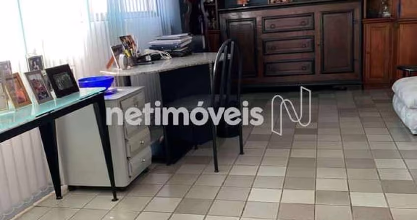 Cobertura à venda no bairro Vila Paris com 160 m² - Sem dormitórios/quartos.