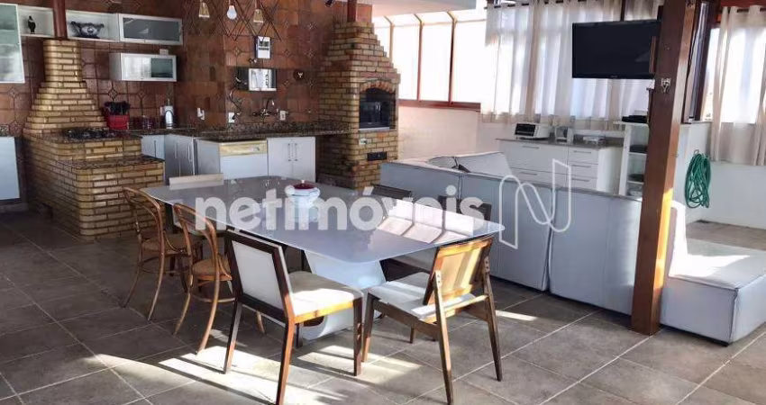 Apartamento cobertura à venda no bairro Serra com 250 m² e 5 dormitórios/quartos.
