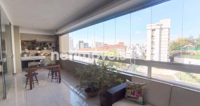 Apartamento à venda no Coração de Jesus com 4 dormitórios/quartos e 207 m² de área útil